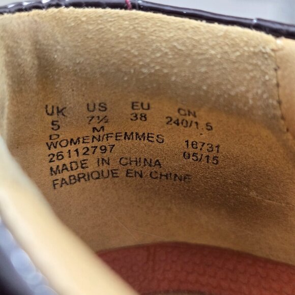 Clarks Artisan Un Loop Back Burgundy Red Patent Leather Comfort Slip on Shoes - Picture 7 of 7